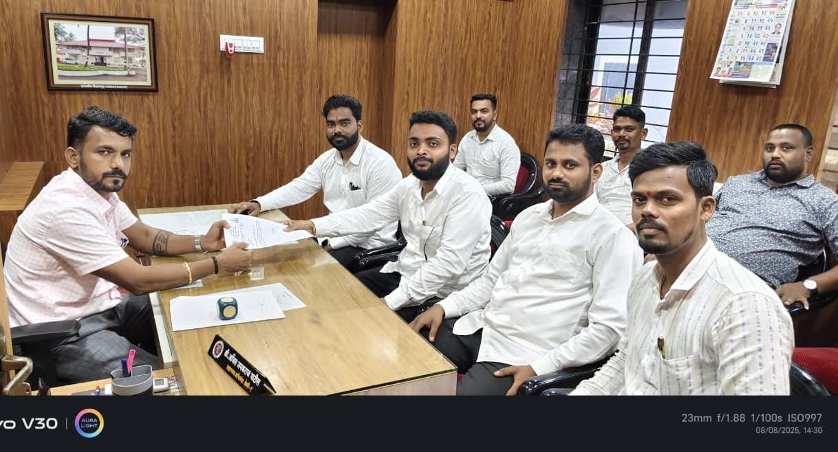 खड्डे बुजवून रस्ते सुस्थितीत करा