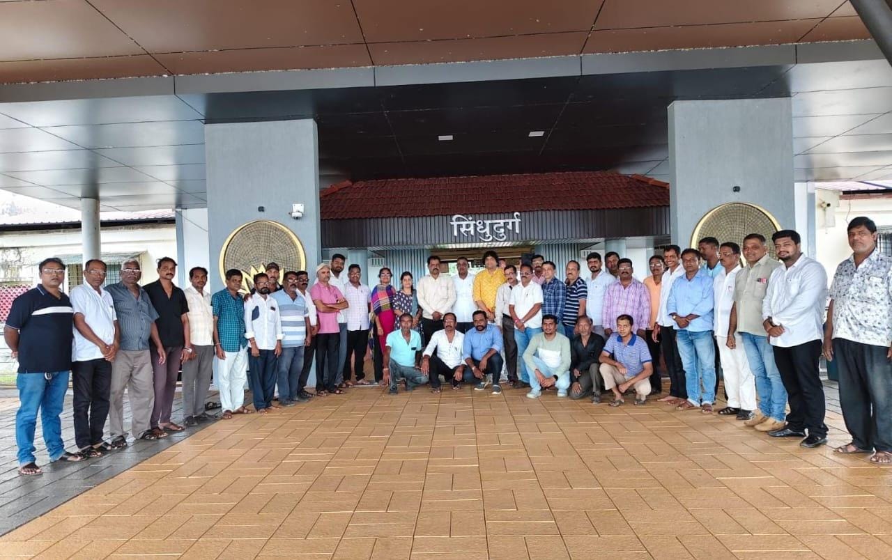 सिंधुदुर्ग रेल्वे स्टेशन संघटना अध्यक्षपदी आप्पा मांजरेकर तर सचिवपदी सुमित सावंत