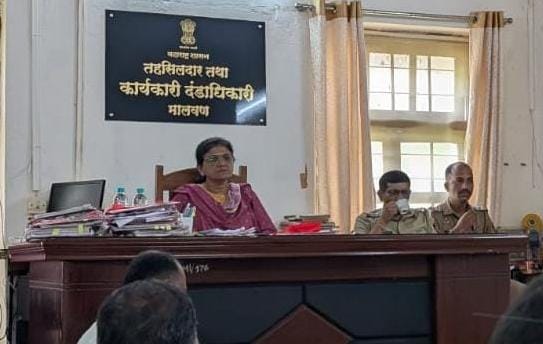 डीजे बंदी : तहसीलदार वर्षा झाल्टे