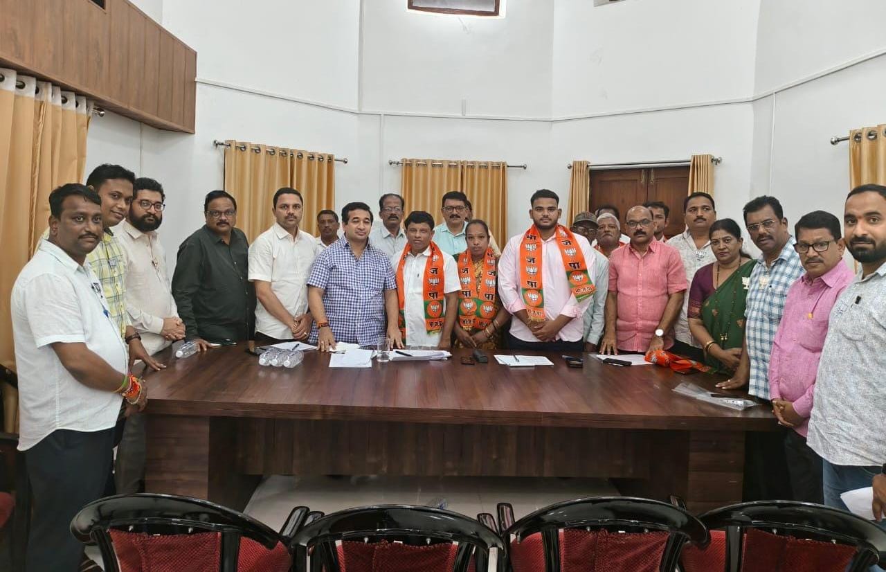 पालकमंत्री नितेश राणे यांच्या उपस्थितीत वेंगुर्ले राष्ट्रवादी शरद पवार गटाच्या पदाधिकाऱ्यांचा भाजपात प्रवेश