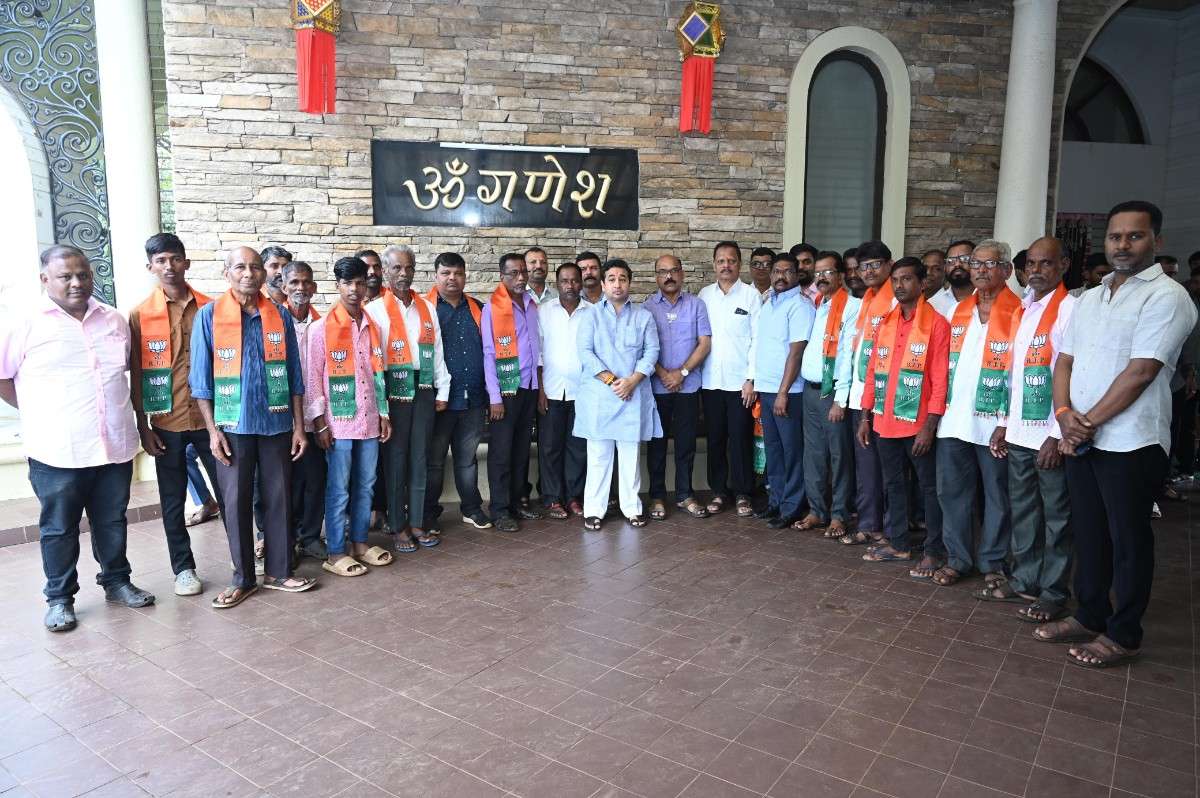 कोळपे जि.प.मतदार संघातील शेकडो उबाठा कार्यकर्त्यांचा मंत्री नितेश राणे यांच्या उपस्थितीत भाजपमध्ये प्रवेश