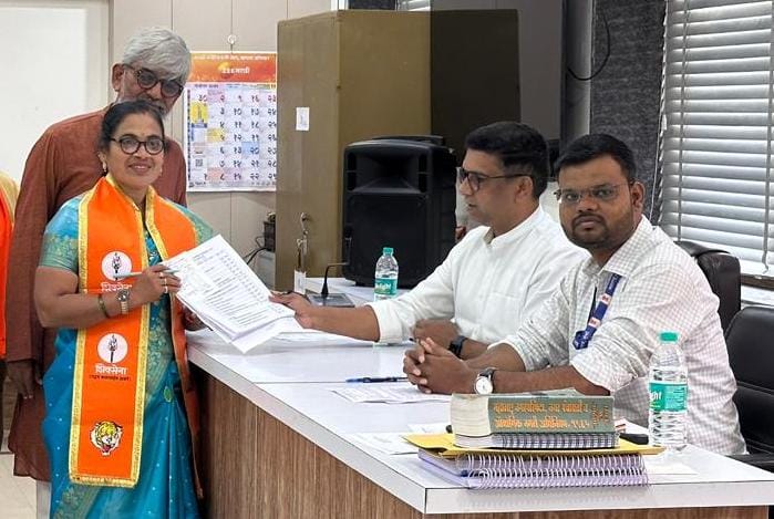 पूजा करलकर यांनी ठाकरे शिवसेनेकडून नगराध्यक्ष पदाचा उमेदवारी अर्ज केला दाखल…
