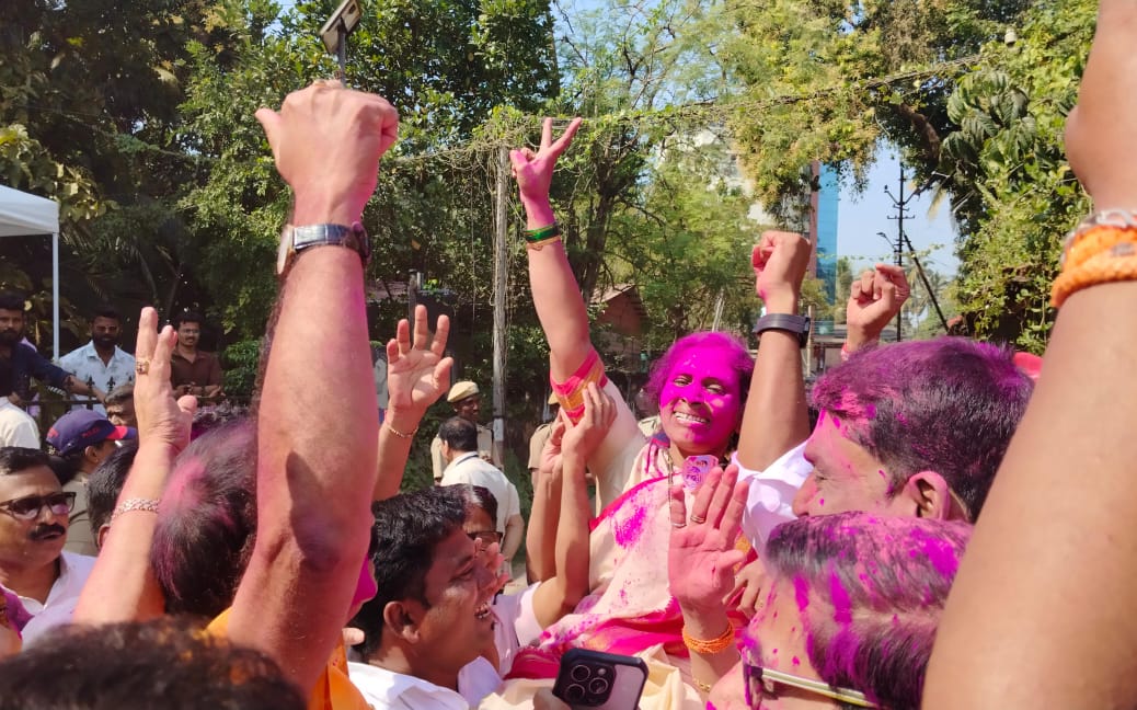 आमदार निलेश राणे यांच्या नेतृत्वात मालवण नगरपरिषदेवर शिवसेनेचा भगवा फडकला