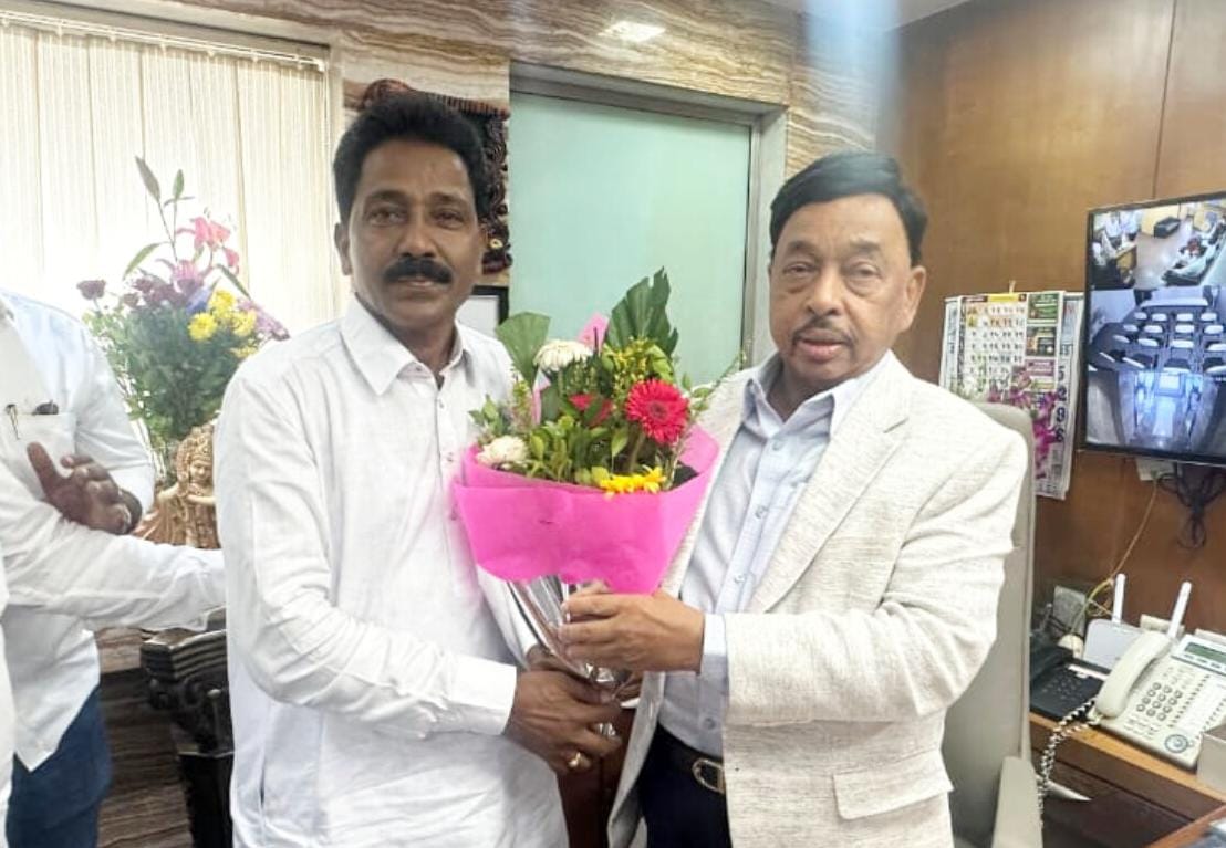 "स्वामीभक्त" अशोक सावंत !