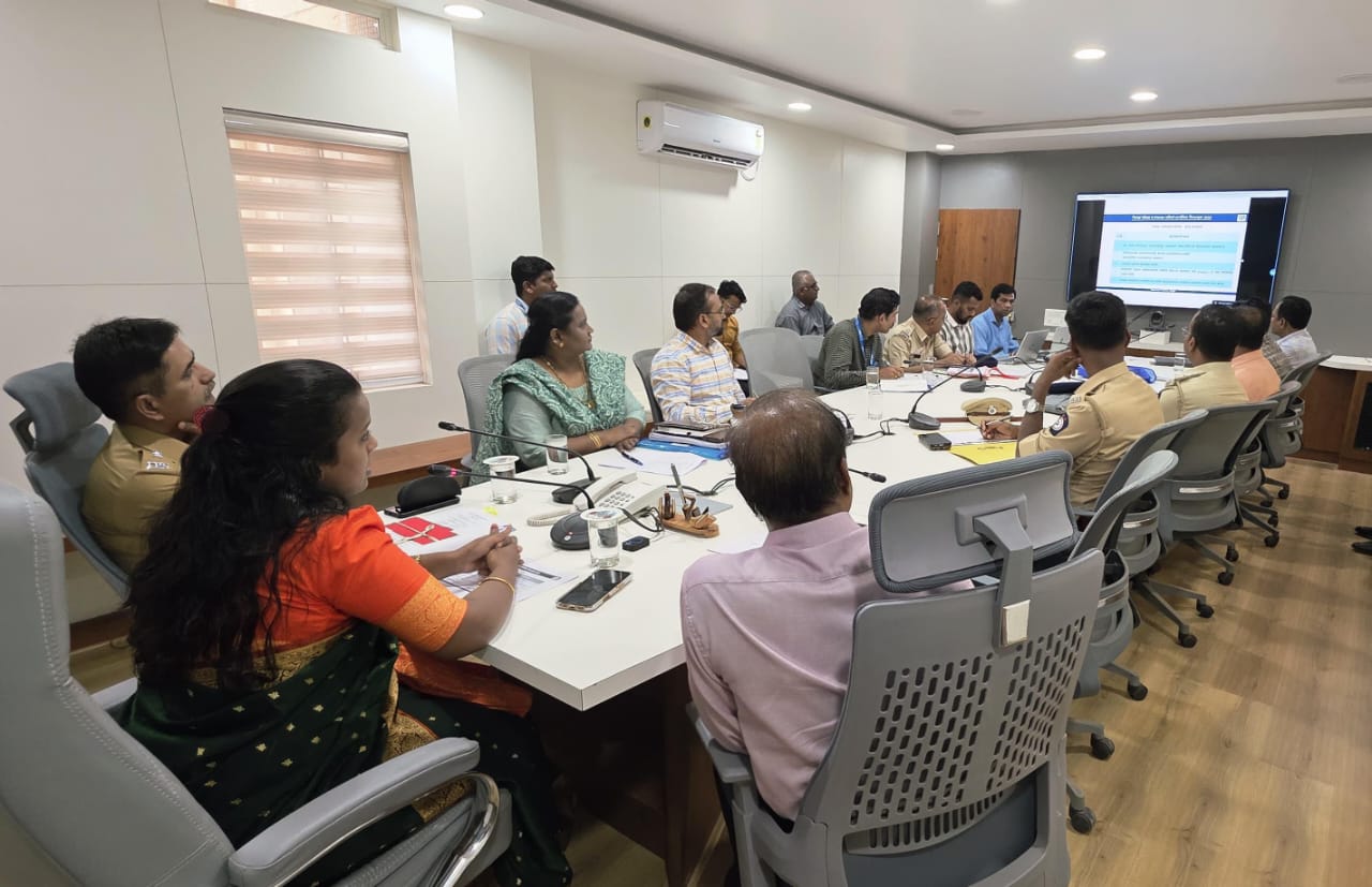 जिल्हाधिकारी तृप्ती धोडमिसे यांच्या अध्यक्षतेखाली निवडणूक संनियंत्रण समितीची बैठक संपन्न