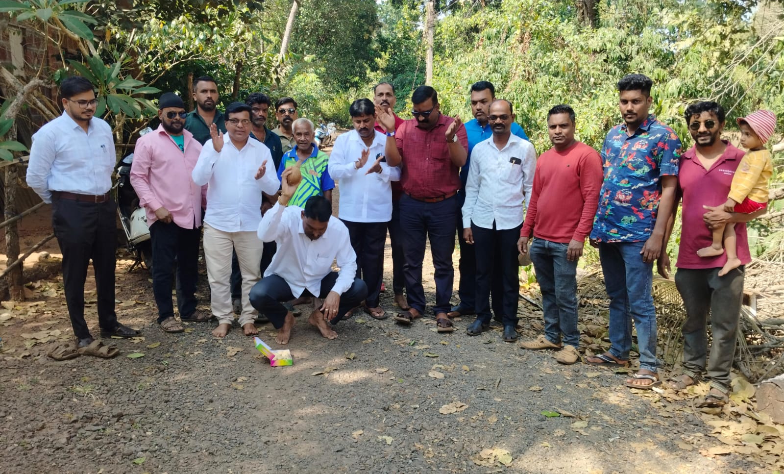 देवली काळेथर मयेकरवाडी पिरकोलीवाडी रस्ता कामाचा शुभारंभ