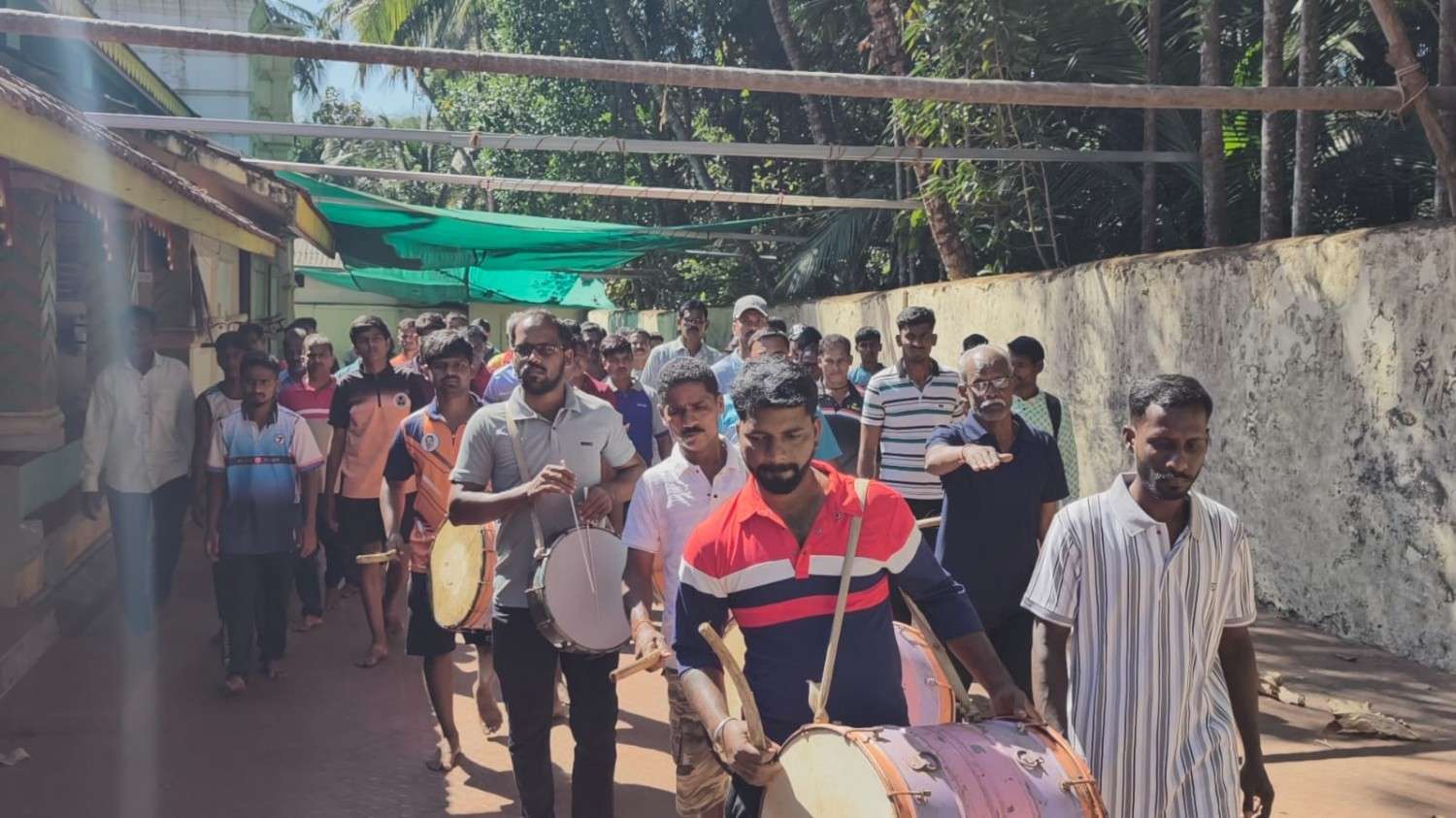 श्री रवळनाथा ने हुकूम दिला आणि वायंगणी ग्रामस्थांनी वेशी बाहेरील मुक्काम सोडला!