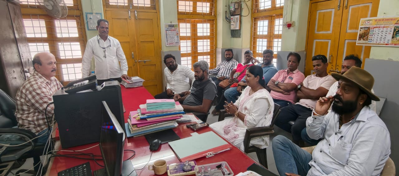 दांडी किनाऱ्यावर क्षमता नसतानाही बाहेरील व्यवसायिकाकडून अनधिकृत पॅरासेलिंग व्यवसाय
