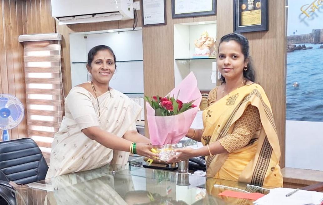 मामा वरेरकर नाट्यगृह दुरुस्तीसाठी एक कोटी निधी मिळावा