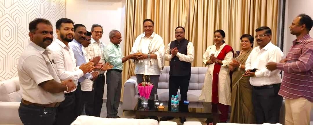 सागरी किल्ले अध्ययन केंद्रासाठी पुढाकाराबद्दल कणकवली येथे सांस्कृतिक कार्यमंत्री आशिष शेलार यांचा कृतज्ञतापूर्वक सन्मान