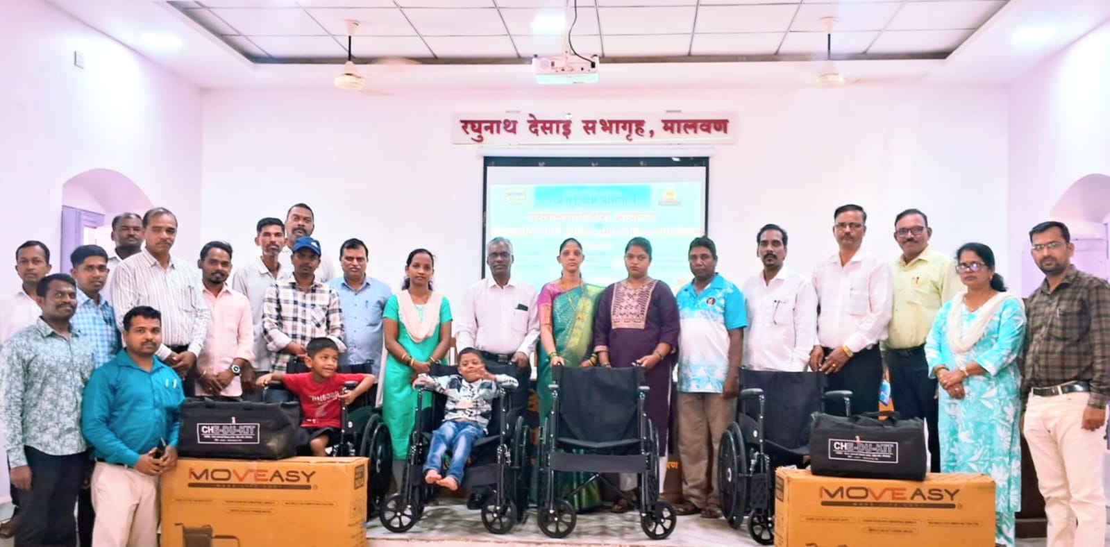 दिव्यांग विद्यार्थ्यांच्या पंखांना साहित्याचे बळ!