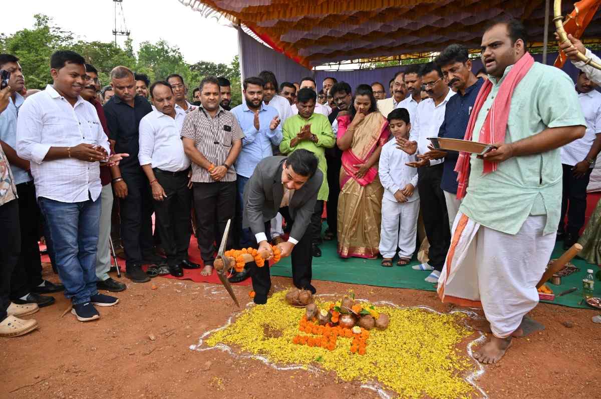 सिंधुदुर्ग | पत्रकार गृहनिर्माण प्रकल्पचे पालकमंत्री नितेश राणे यांच्या हस्ते भूमिपूजन