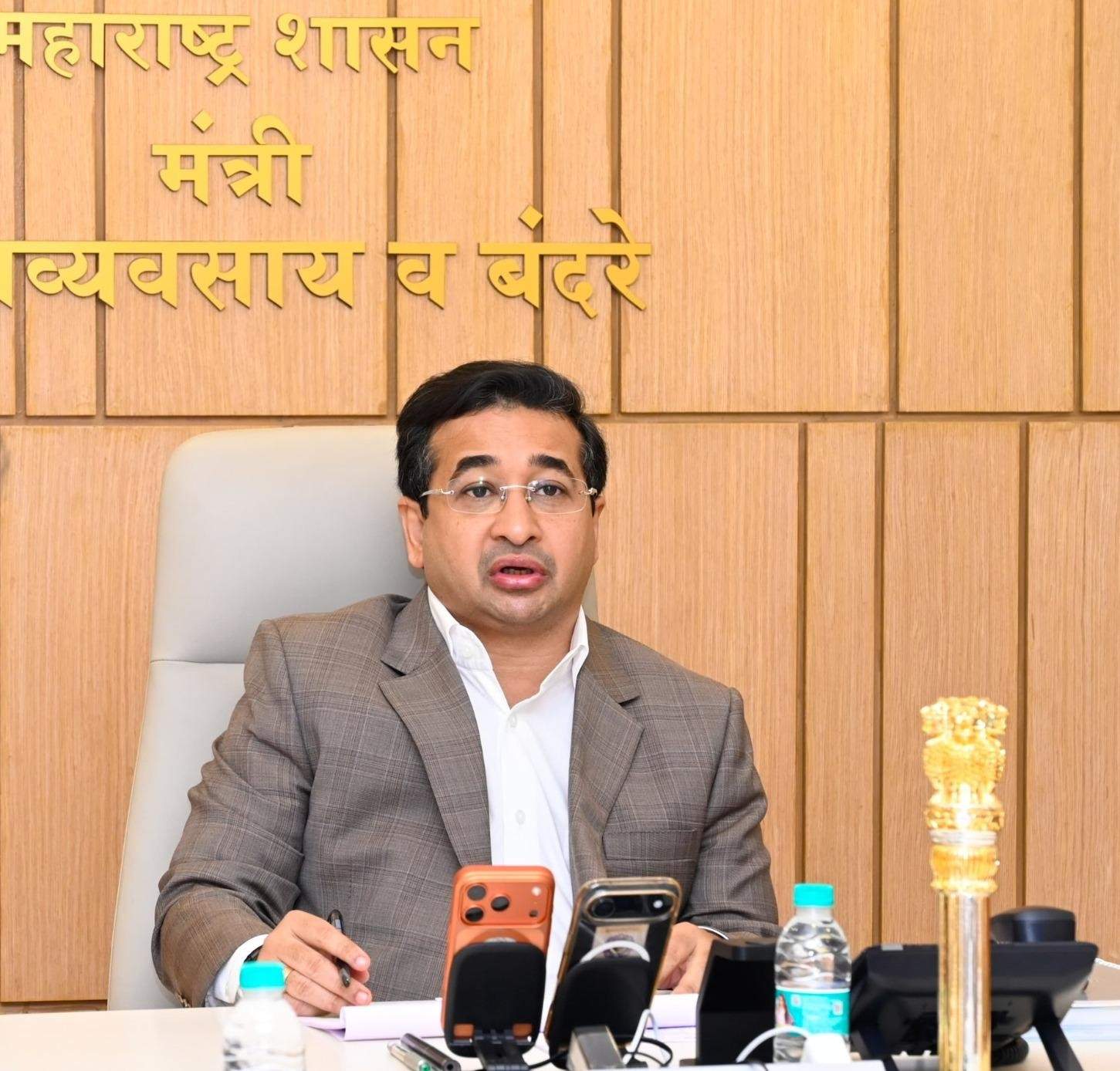 पालकमंत्री नितेश राणे यांनी घेतला  सार्वजनिक बांधकाम विभागाच्या विविध विकास कामांचा आढावा