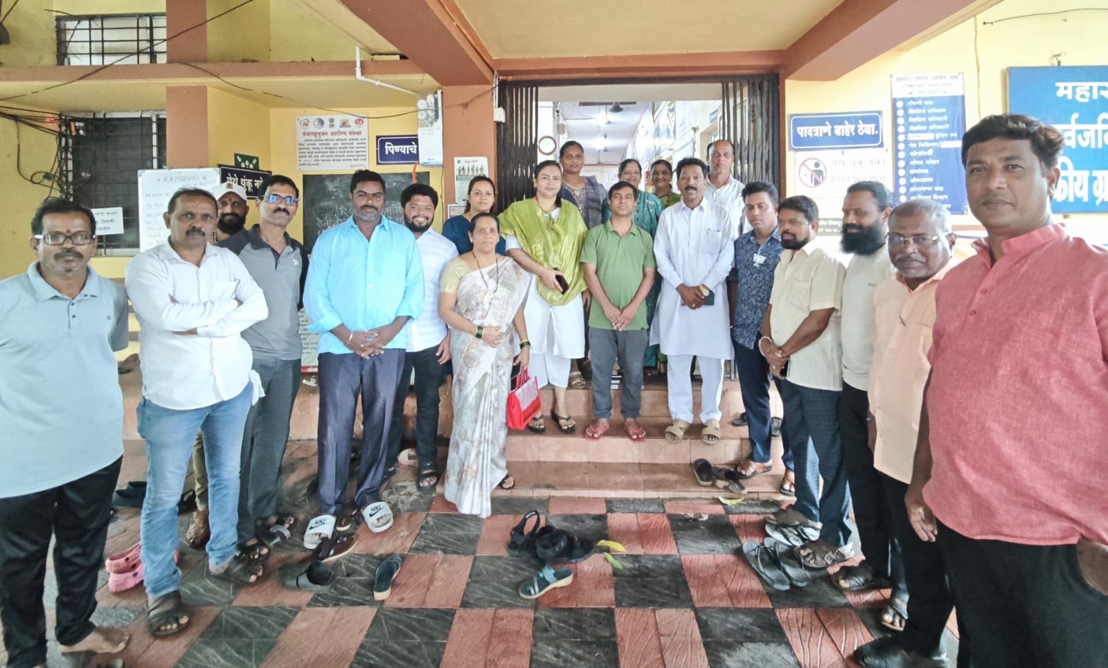 मालवण शहर भाजपच्या वतीने मालवण ग्रामीण रुग्णालय येथे रुग्णांना फळवाटप... 