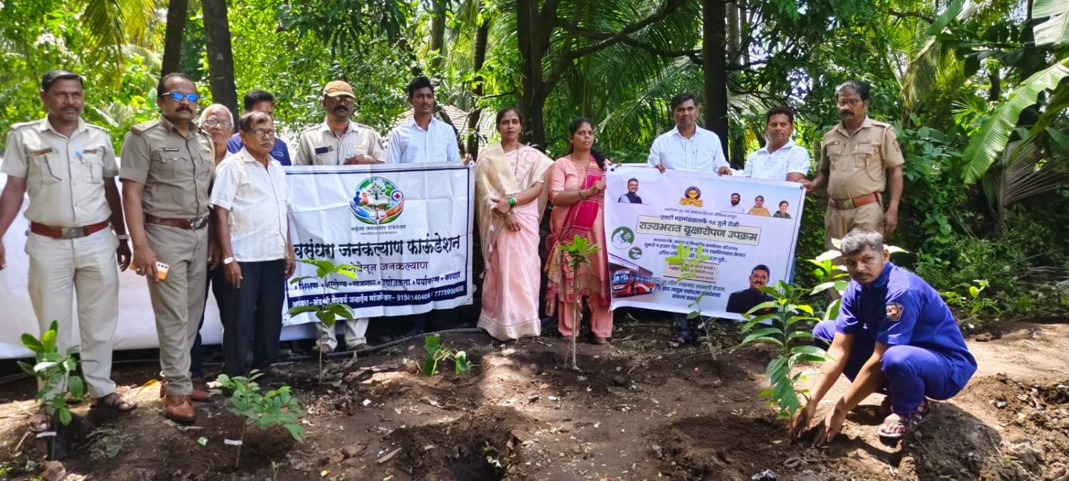 मालवण एस. टी. स्टँड परिसरात वृक्षारोपण; पर्यावरण संवर्धनाचा संदेश