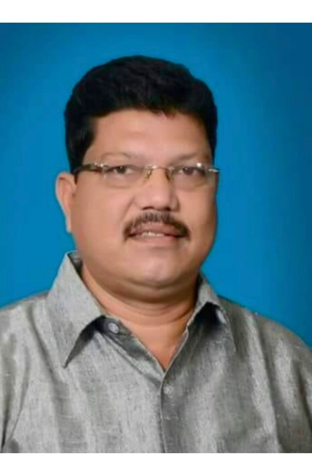 सभासदांच्या न्याय हक्कासाठी लढणाऱ्या नेतृत्वाच्या पाठीशी खंबीरपणे उभे राहा!