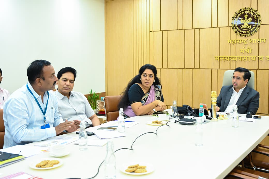मत्स्यव्यवसाय विभागाच्या योजनांचा लाभ अधिकाधिक लाभार्थ्यांपर्यंत पोहोचवा- मंत्री नितेश राणे
