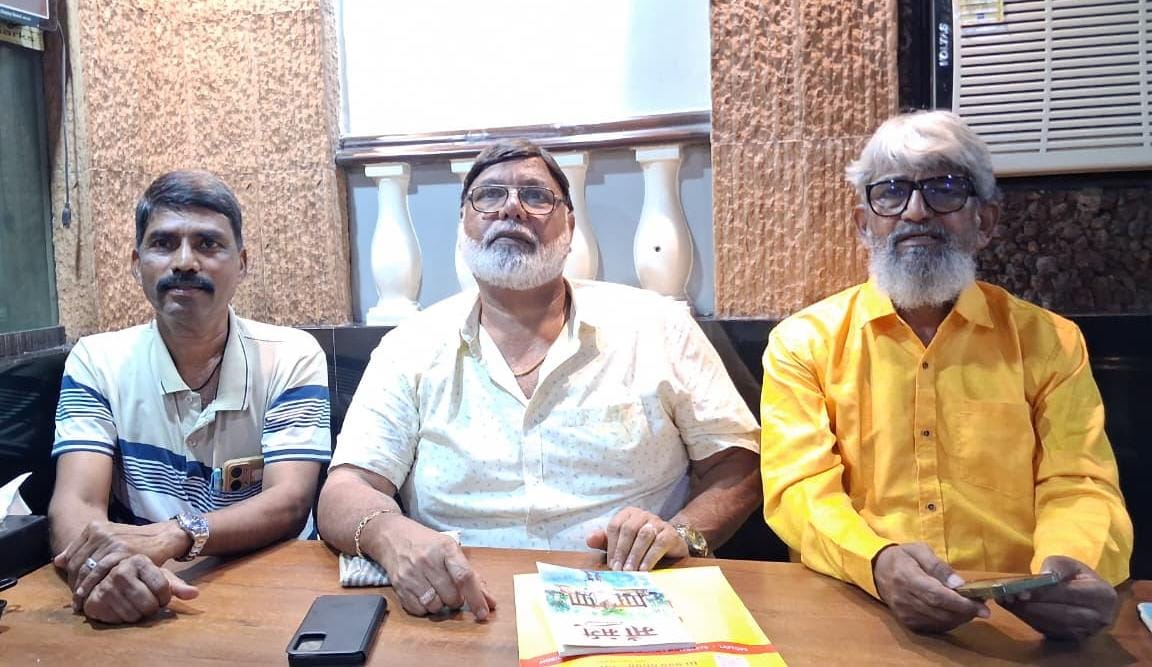 कवी रुजारीओ पिंटो यांचा 'माँ मेरी' हिंदी कवितासंग्रह.. 