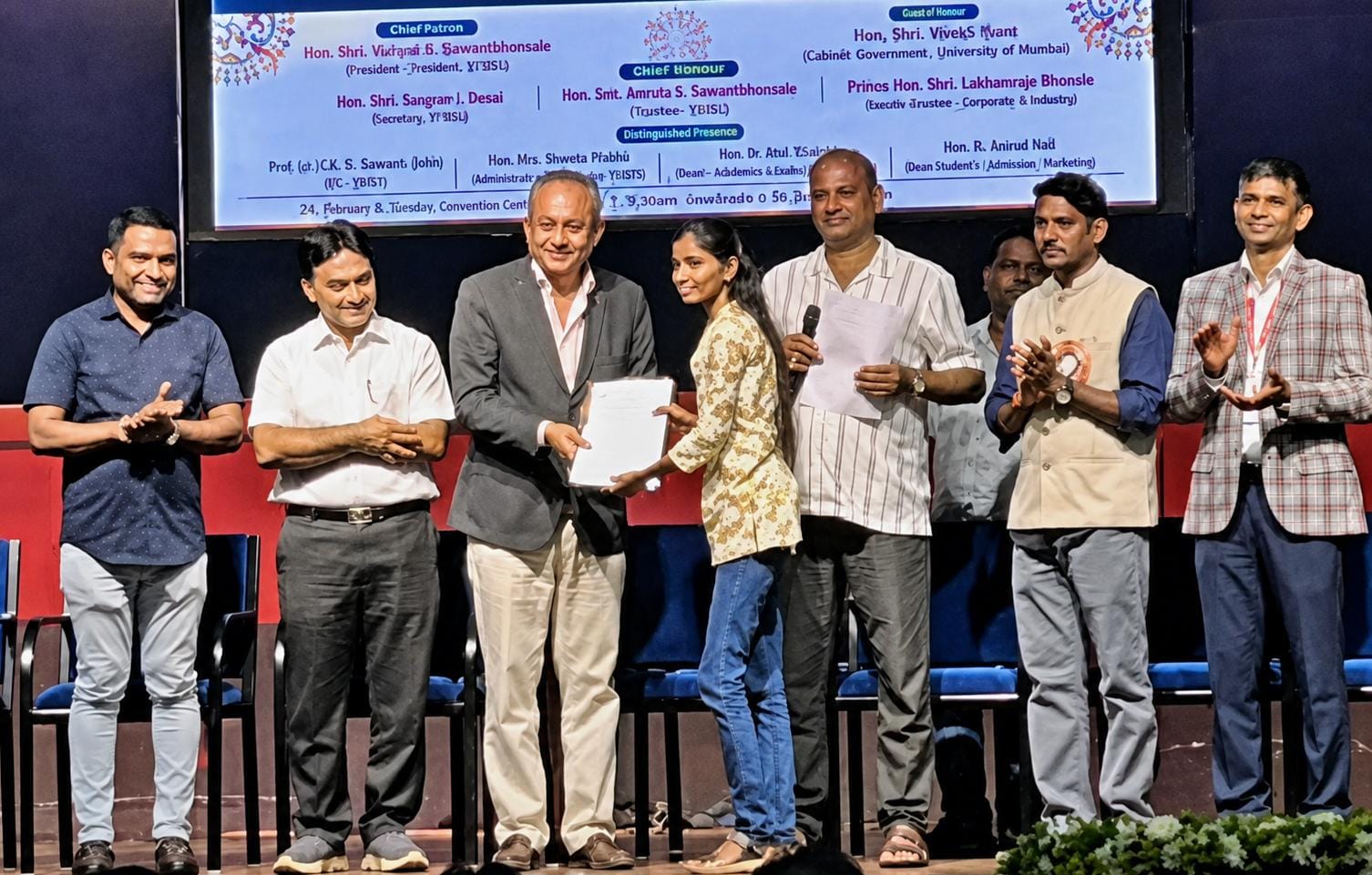 कट्टा महाविद्यालयाची प्राची परब मुंबई विद्यापीठाच्या कथाकथन (मराठी) स्पर्धा प्रकारात द्वितीय 