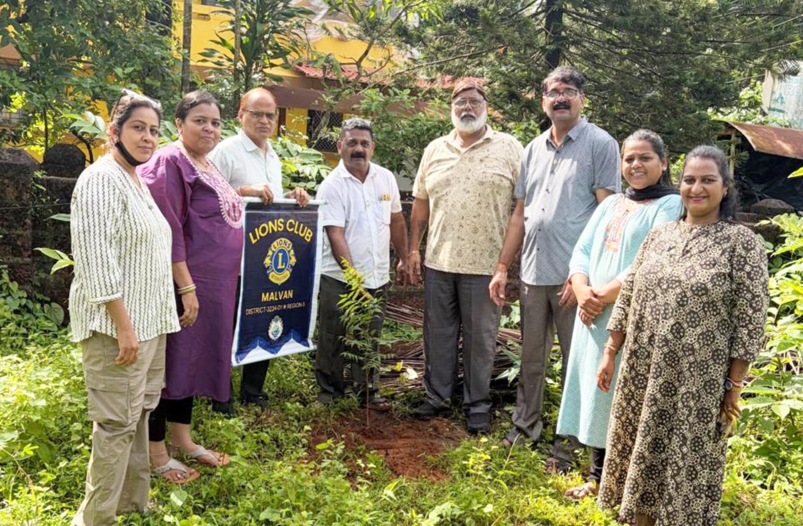 सेवांगण परिसरात लायन्स क्लब ऑफ मालवणतर्फे वृक्षारोपण