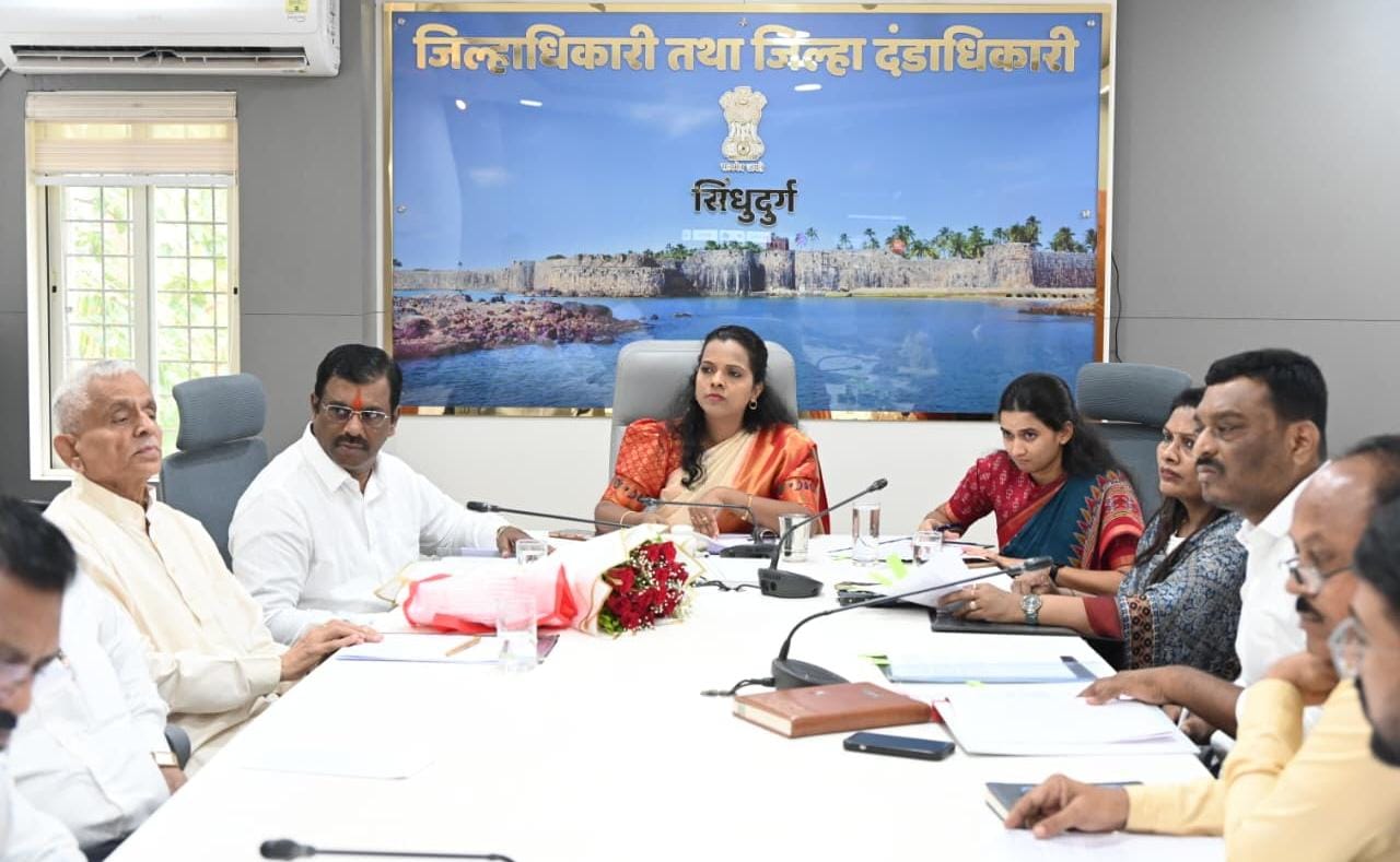 संपादकाचार्य बाबुराव विष्णू पराडकर यांच्या स्मारकाच्या कामांना गती द्या : जिल्हाधिकारी तृप्ती धोडमिसे