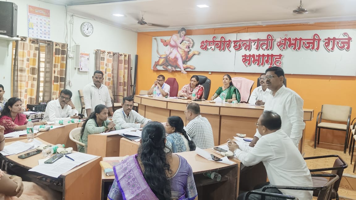 खासदार, पालकमंत्री, आमदार यांचा अभिनंदन ठराव!