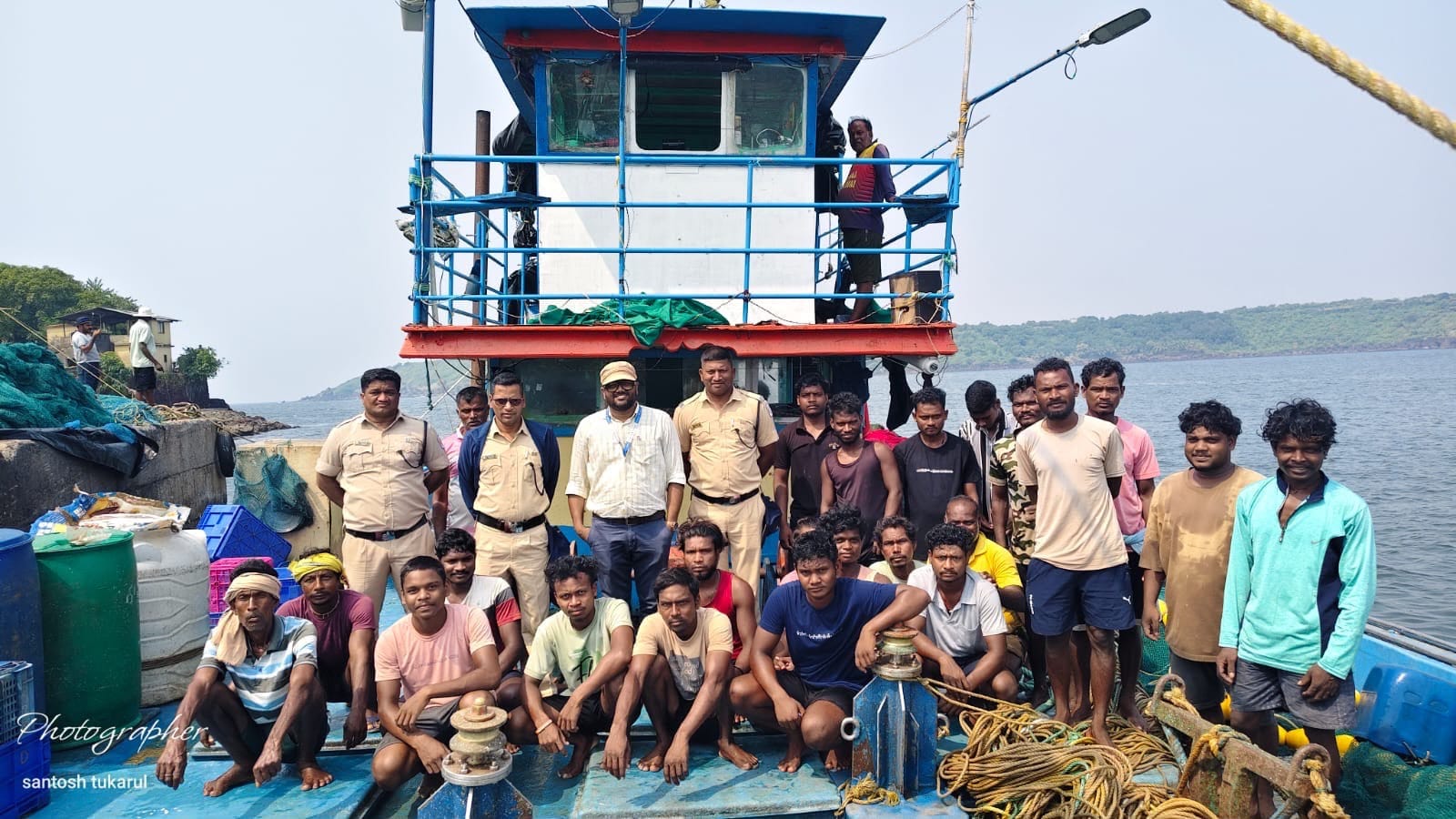 पर्ससीन मासेमारीविरुद्ध कठोर कारवाई; देवगडची ‘स्वामीराज’ नौका जप्त..