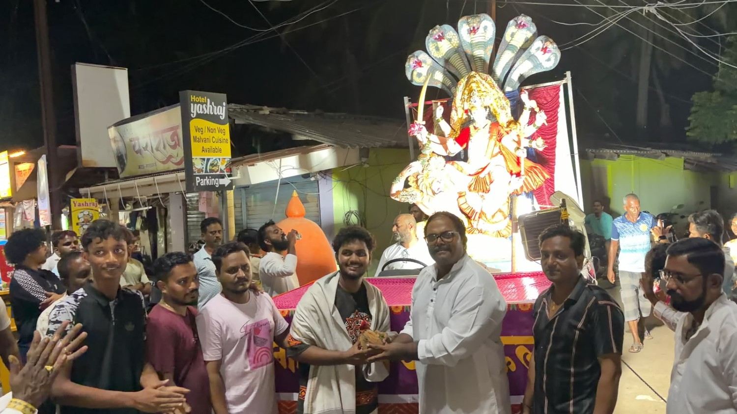 बांगीवाडा येथे दुर्गा देवीच्या मूर्तीचे वाजतगाजत आगमन!